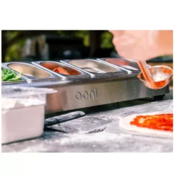 Ooni Pizzabelag-Container, Medium -Camping Förderung edelstahl pizzabelag container mittelgross mit kunststoffdeckel ooni zubehoer 1000 2 25301