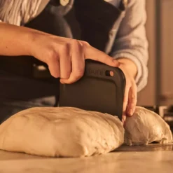 Ooni Teigwerkzeug-Set 17 Ooni Teigwerkzeug-Set -Camping Förderung ooni teigschaber zum zerteilen des pizzateiges auf der arbeitsflaeche 1000 8 27755