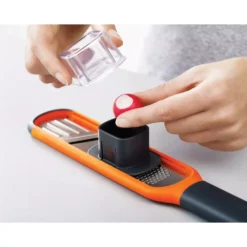 Joseph Joseph Handi-Grate 2-in-1 Minireibe Und -hobel -Camping Förderung raffel joseph joseph handi grate 2 in 1 minireibe und hobel raspel hobelreibe 1000 2 19427