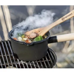 Petromax Emaille-Stieltopf, Schwarz, 1 Liter -Camping Förderung robustes kochgeschirr outdoor kueche kratzfeste oberflaeche emaille stieltopf petromax zubehoer 1000 3 26166